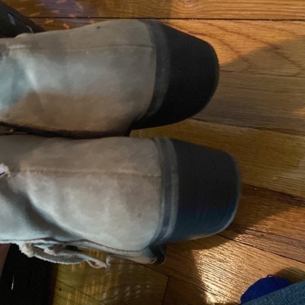 Womens suede taupe western booties signs of use see pics 8.5. - Picture 6 of 7